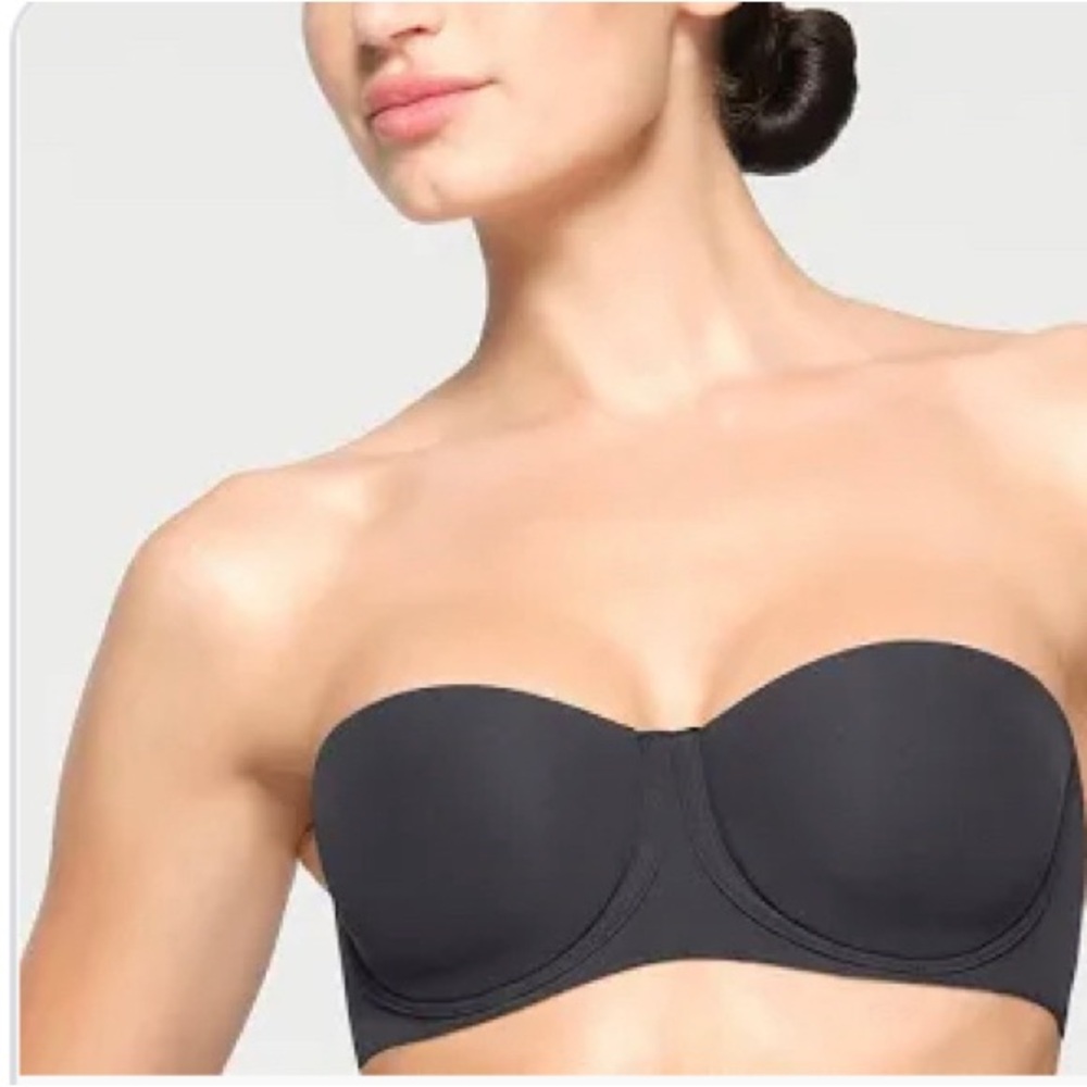 SKIMS Strapless Bra 32D